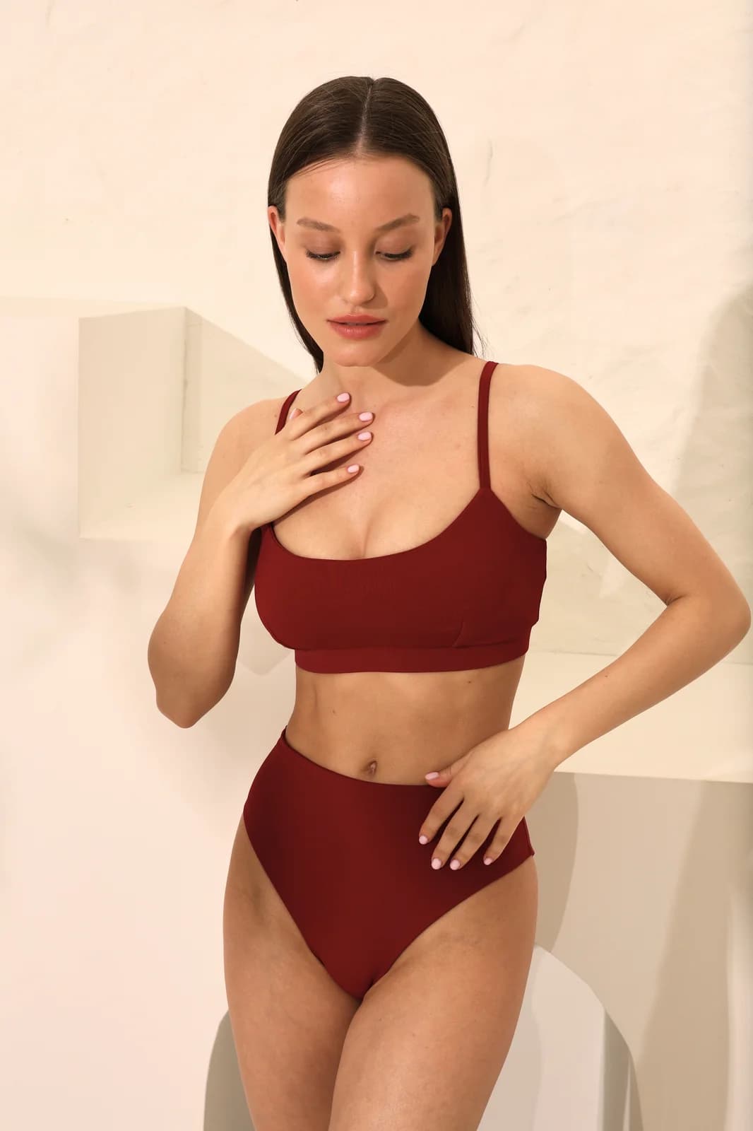 Топ и высокие слипы в цвете бордо